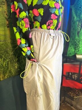 SHEIN CURVE Cargo
Drawstring Gray & Neon Green New Maxi Skirt w DS Pockets!